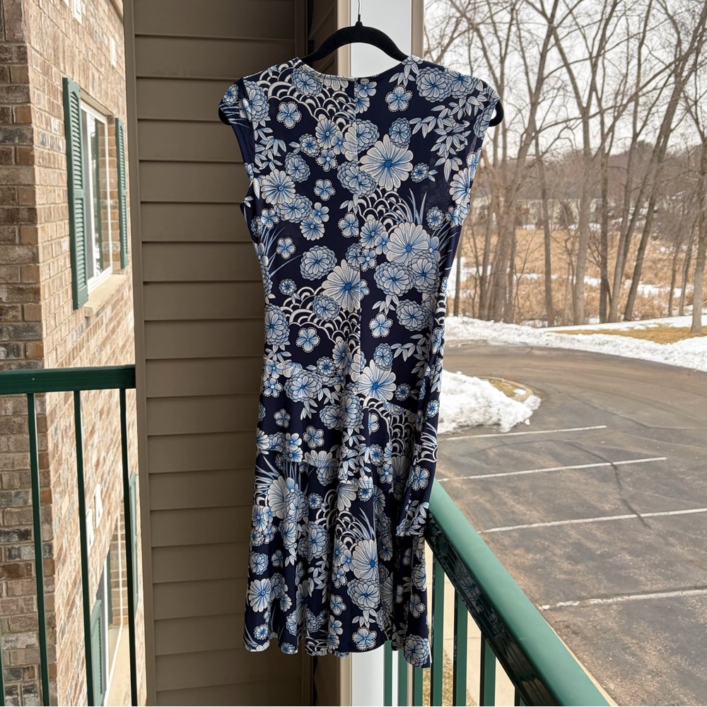 🆕Signature by Robbie Bee Blue Floral Faux Wrap Dress Petite Small PS Ruffle Midi - Picture 4 of 16
